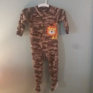 Bundle! Carters camo/lion jammies 3t